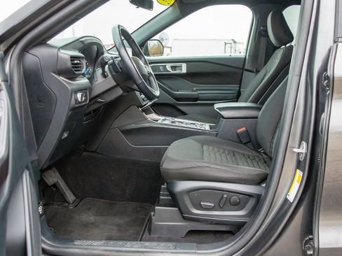 Used 2020 Ford Explorer XLT w/ Class III Trailer Tow Package image 32