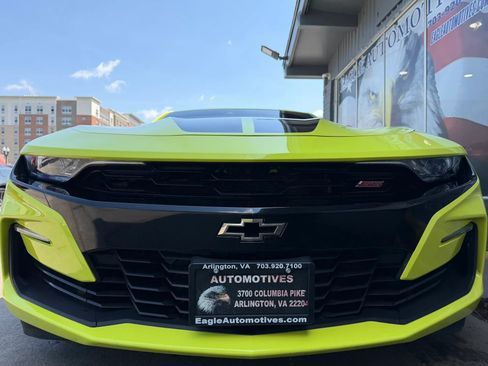 Used 2019 Chevrolet Camaro SS w/ Black Appearance Package RWD image 8