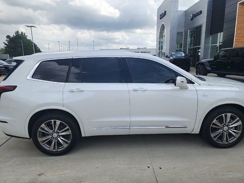 Used 2022 Cadillac XT6 Premium Luxury image 4