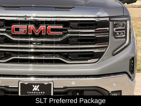 New 2026 GMC Sierra 1500 SLT image 4
