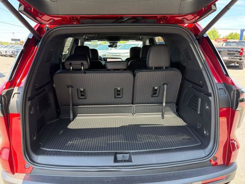 New 2026 Chevrolet Traverse LT w/ Midnight/Sport Edition FWD image 18