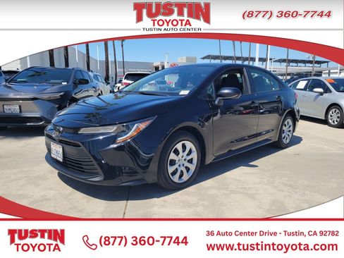 Certified 2024 Toyota Corolla LE FWD image 1