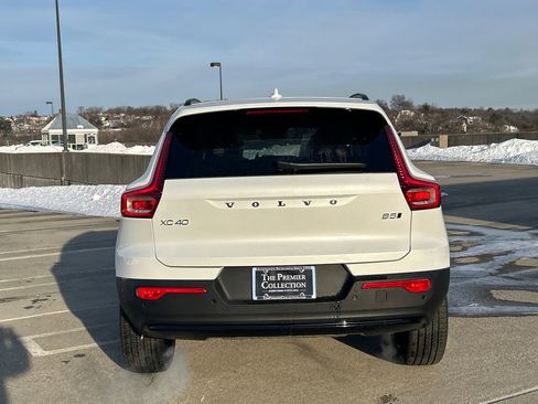 New 2026 Volvo XC40 B5 Ultra w/ Protection Package Premier image 3