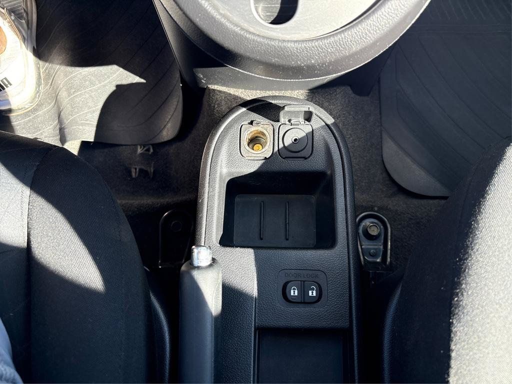 Used 2012 MAZDA MAZDA2 Sport FWD image 32