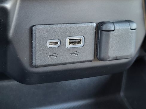 Used 2021 GMC Sierra 1500 Elevation w/ Preferred Package image 31