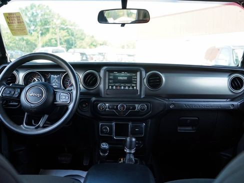 Used 2018 Jeep Wrangler Unlimited Sport AWD/4WD image 10