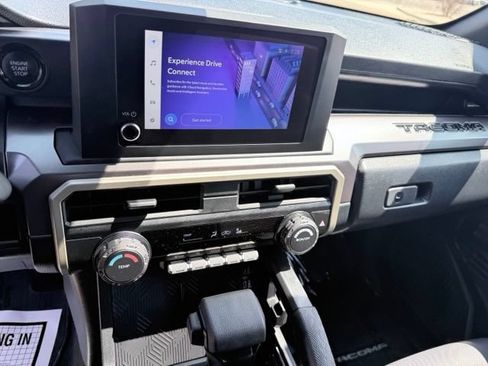 Used 2025 Toyota Tacoma SR5 AWD/4WD image 13