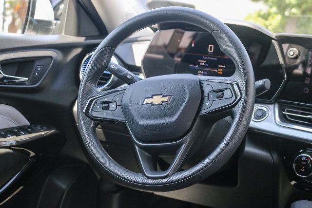 Used 2024 Chevrolet Trax LT FWD image 19