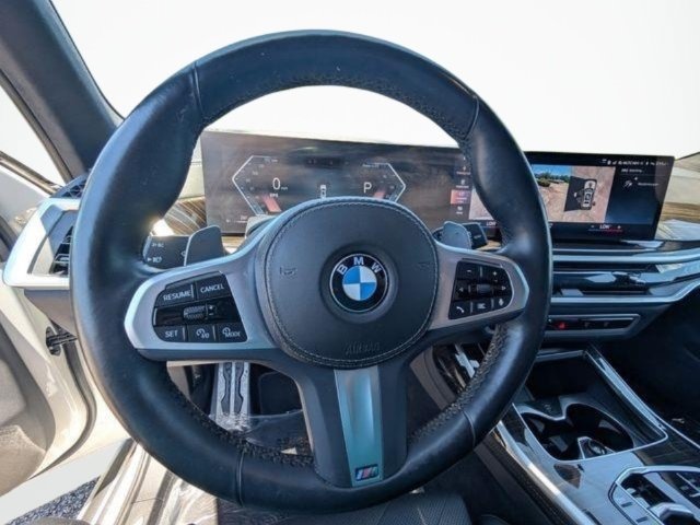Used 2023 BMW X7 xDrive40i w/ M Sport Package AWD/4WD image 22