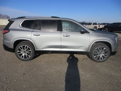New 2026 GMC Acadia Denali Ultimate image 3