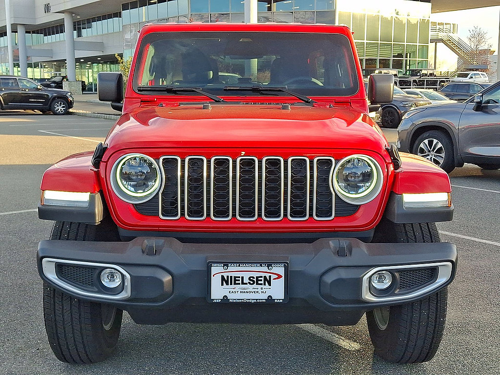 Used 2026 Jeep Wrangler Unlimited Sahara AWD/4WD image 35