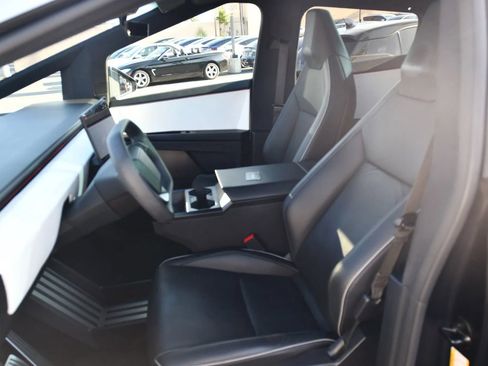 Used 2024 Tesla Cybertruck AWD Crew Cab image 10