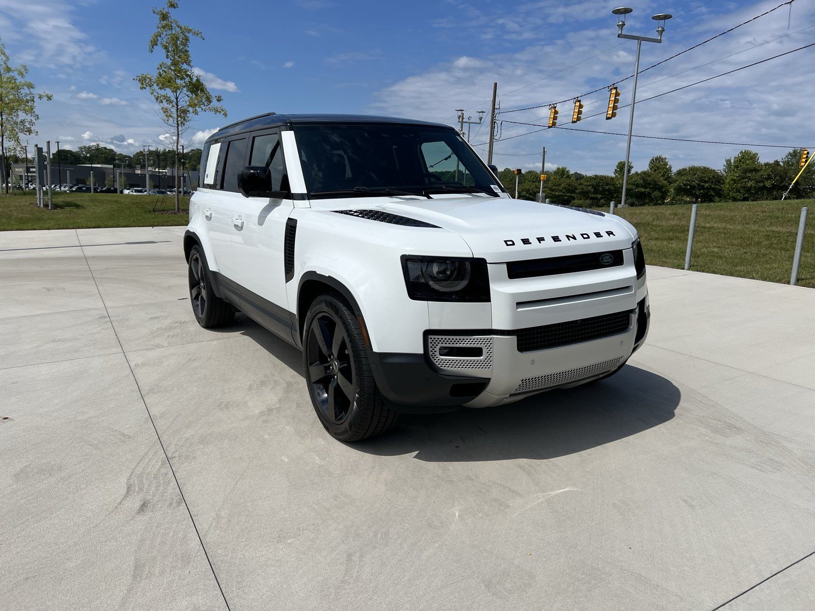 Used 2024 Land Rover Defender 110 S AWD/4WD image 2