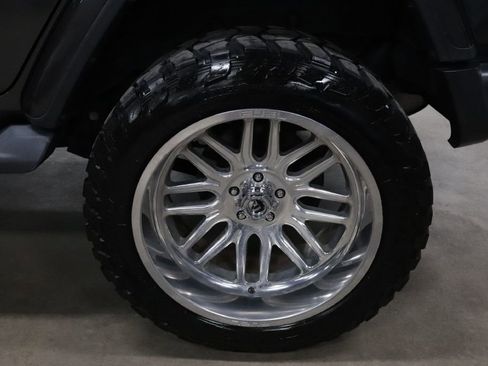 Used 2019 Jeep Wrangler Unlimited Sahara image 35