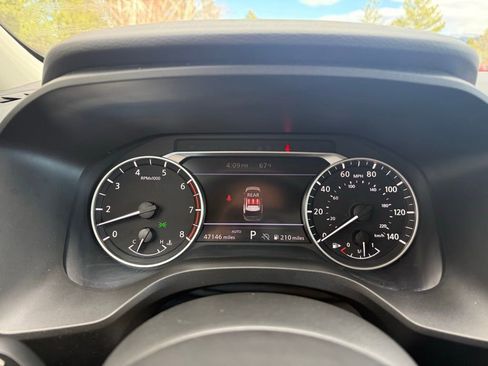 Used 2024 Nissan Rogue SV image 14