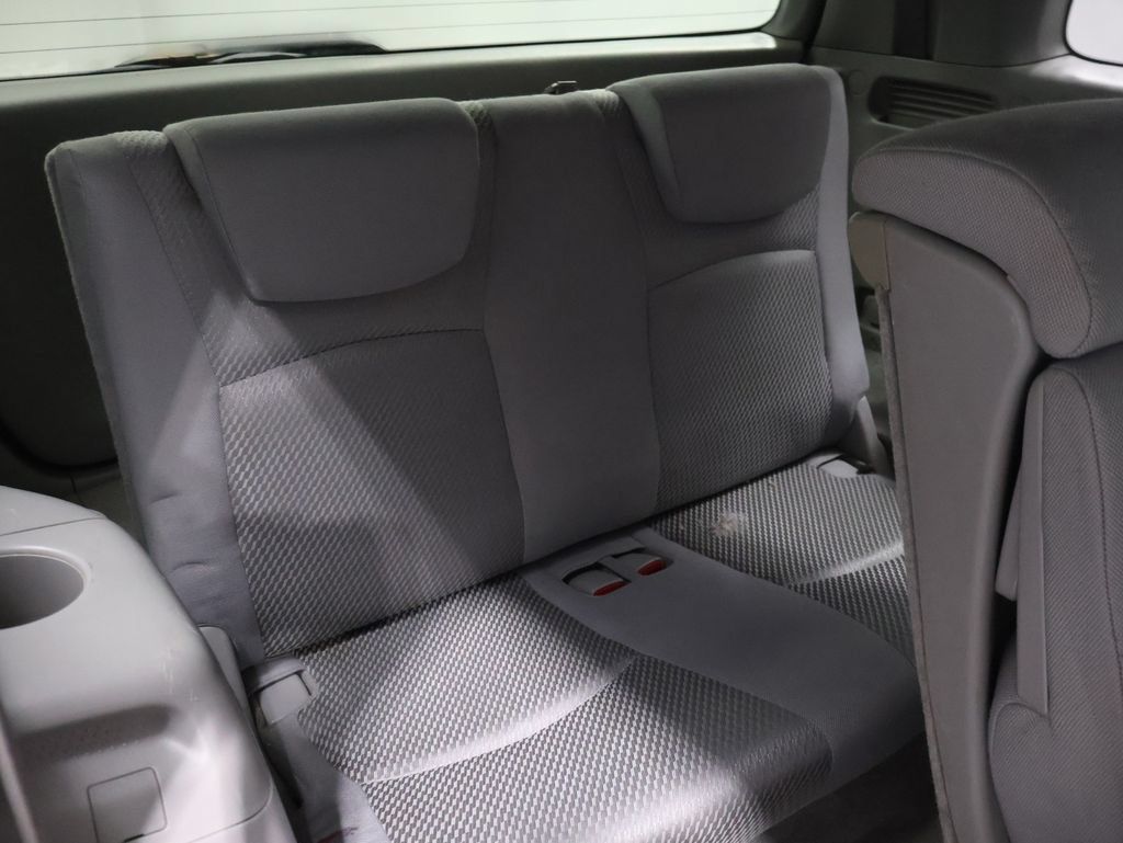 Used 2004 Toyota Highlander 4WD V6 image 22