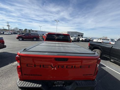 Used 2024 Chevrolet Silverado 2500 Custom w/ Custom Value Package image 6