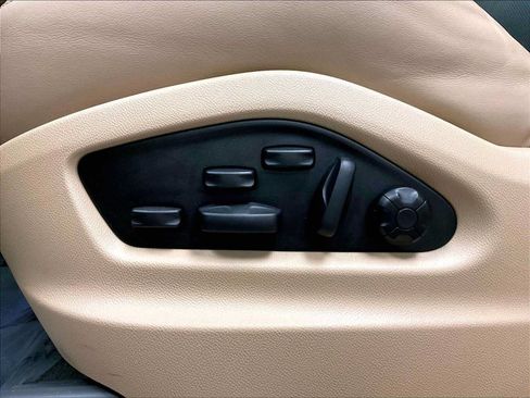 Certified 2022 Porsche Cayenne Turbo AWD/4WD image 39
