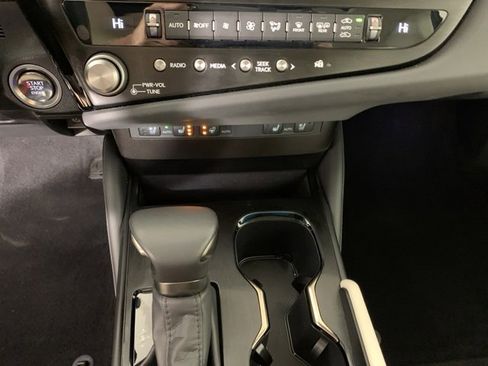 Used 2025 Lexus ES 350 w/ Premium Package image 27