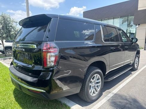 Used 2024 Chevrolet Suburban LT RWD image 6