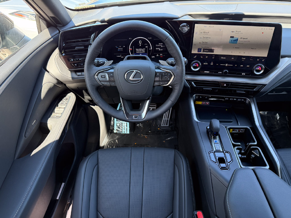 Used 2026 Lexus TX 500h AWD w/ Technology Package image 21