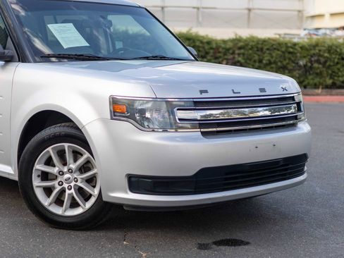 Used 2014 Ford Flex SE image 9