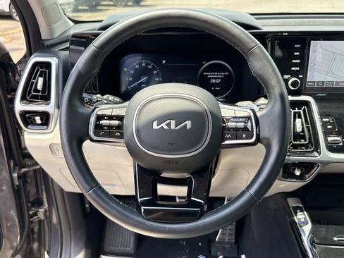 Used 2023 Kia Sorento SX Prestige w/ Panoramic Sunroof Package AWD/4WD image 19