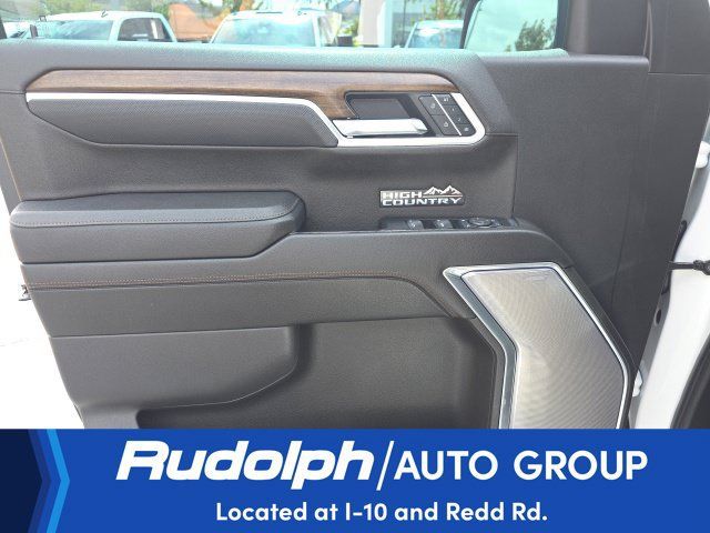 Used 2025 Chevrolet Silverado 1500 High Country AWD/4WD image 11