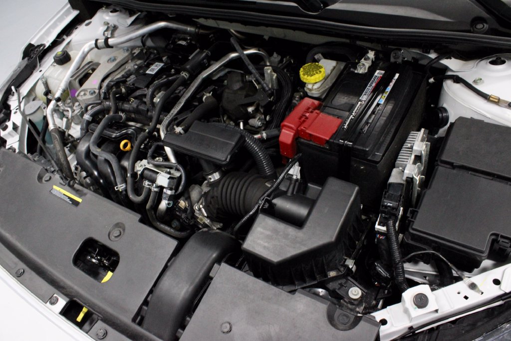 Certified 2025 Nissan Sentra SR FWD image 18