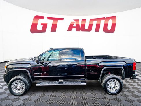 Used 2019 GMC Sierra 2500 Denali w/ Duramax Plus Package image 4