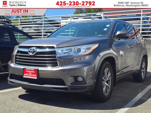 Used 2014 Toyota Highlander XLE AWD/4WD image 2