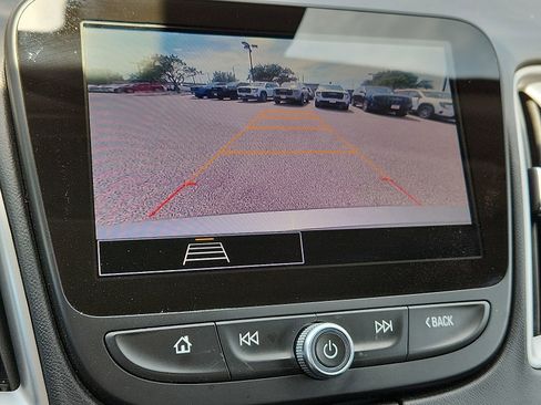 Used 2025 Chevrolet Malibu LT FWD image 17