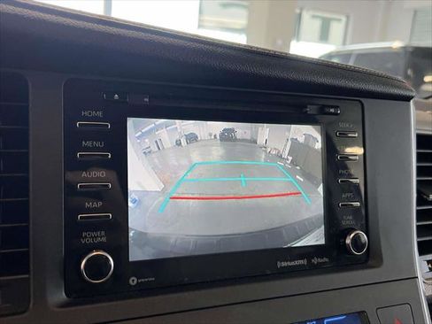 Used 2018 Toyota Sienna XLE image 27