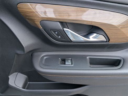 Used 2021 GMC Terrain SLE w/ Driver Convenience Package image 27