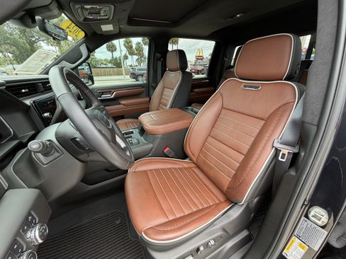Used 2024 GMC Sierra 3500 Denali Ultimate AWD/4WD image 14