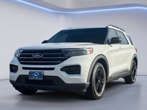 Used 2021 Ford Explorer XLT RWD image 7