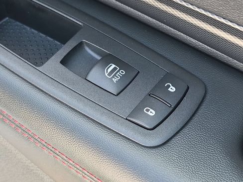 Used 2025 Dodge Durango GT RWD image 38