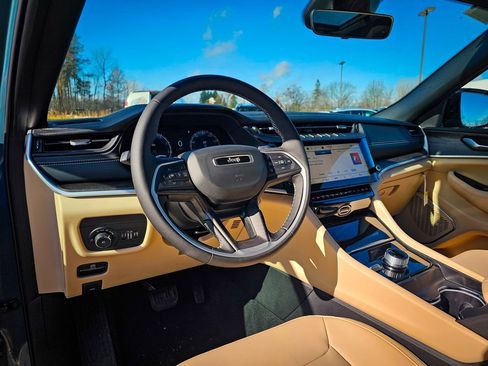 New 2026 Jeep Grand Cherokee Limited AWD/4WD image 13