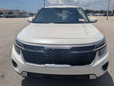 Used 2024 Kia Seltos EX FWD image 3