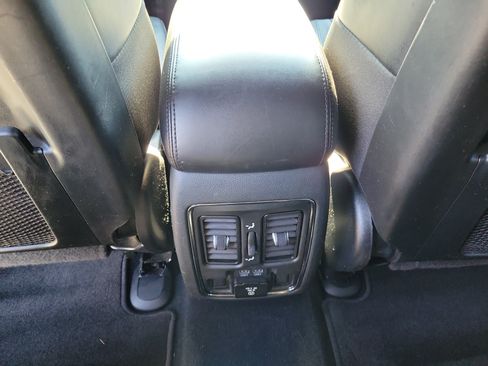 Used 2020 Jeep Grand Cherokee Limited AWD/4WD image 11