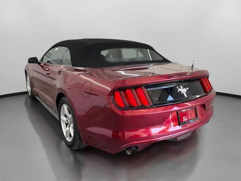 Used 2015 Ford Mustang Convertible RWD image 7