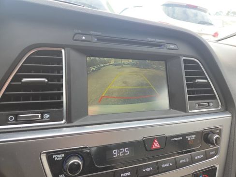Used 2016 Hyundai Sonata SE FWD image 21