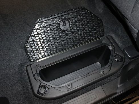 New 2026 RAM 1500 4x4 Crew Cab image 34