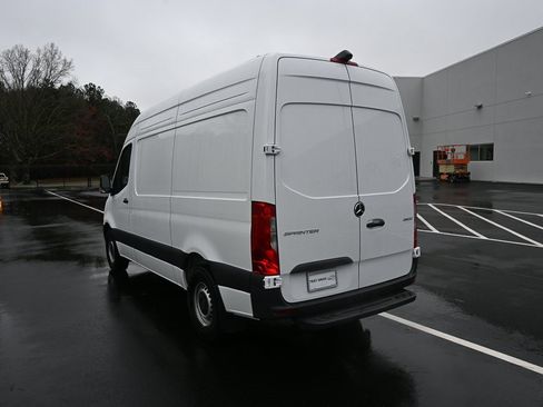 Used 2024 Mercedes-Benz Sprinter 2500 image 4