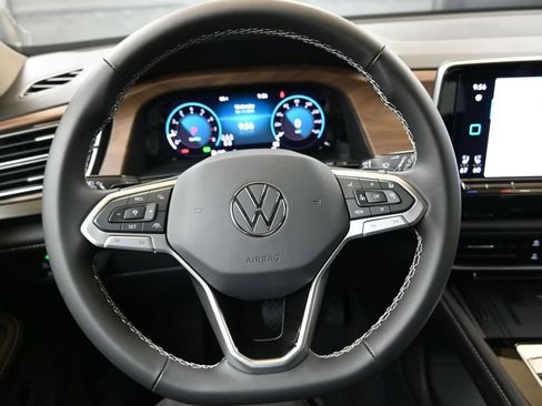New 2026 Volkswagen Atlas SE w/ Black Wheel Package AWD/4WD image 25
