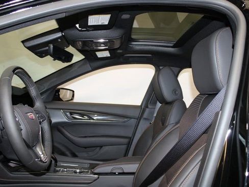 Used 2025 Cadillac CT5 V w/ Technology Package image 9