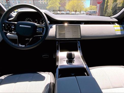 New 2026 Land Rover Range Rover Evoque Dynamic SE AWD/4WD image 5