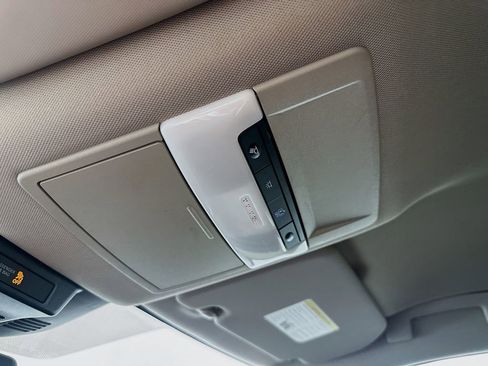 Used 2024 Nissan Rogue S image 32