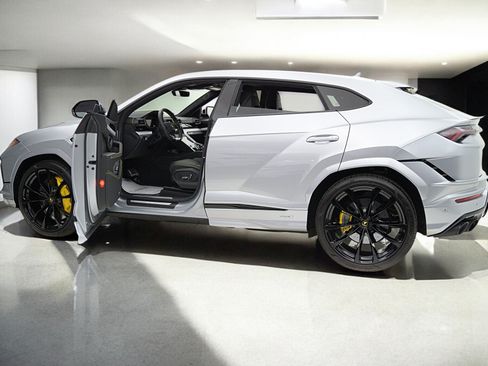 Used 2023 Lamborghini Urus S AWD/4WD image 6