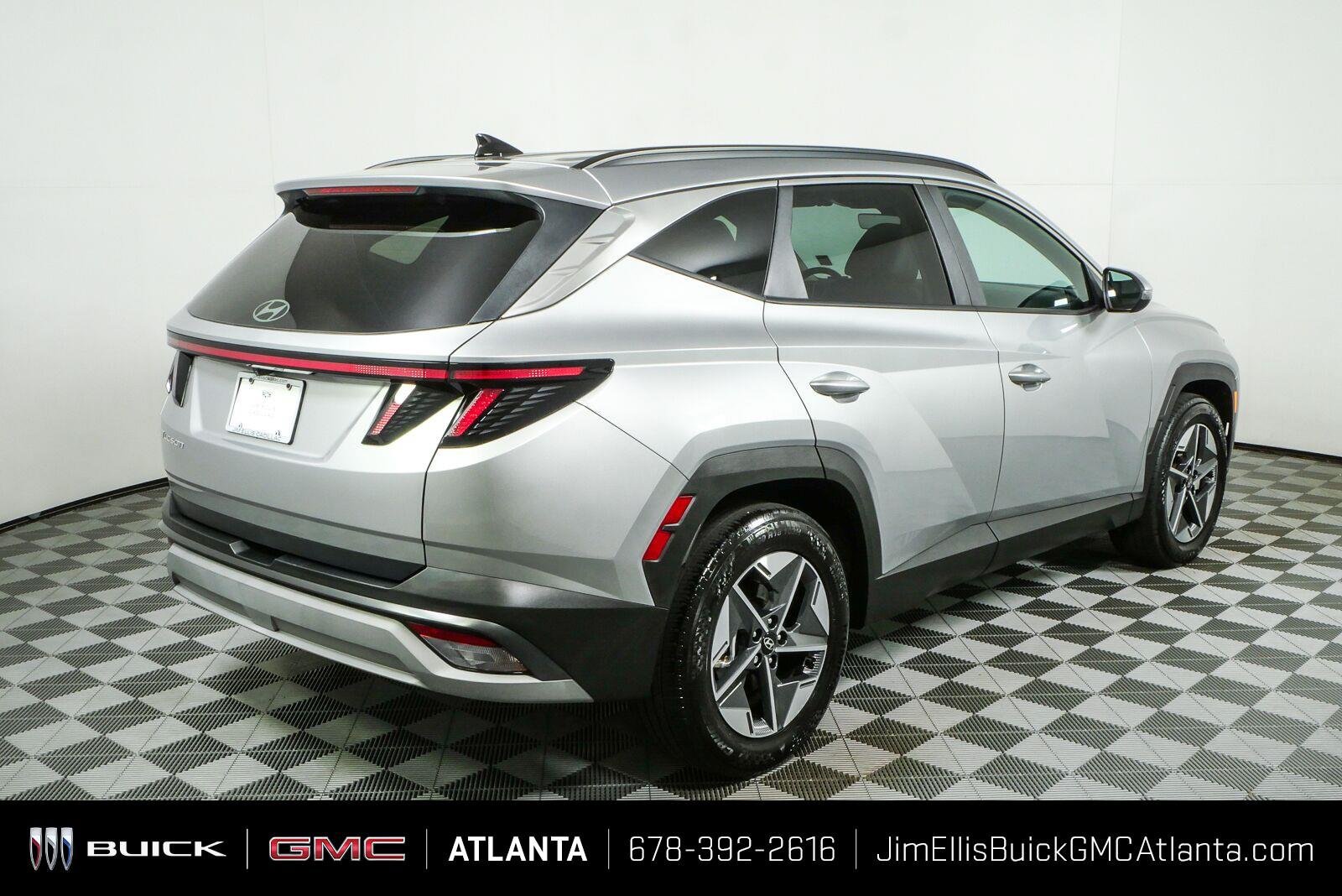 Used 2025 Hyundai Tucson SEL FWD image 3